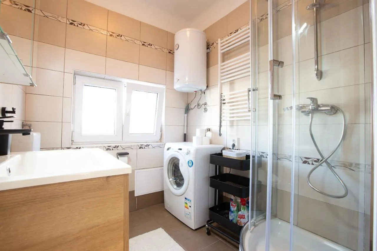 Apartment Pipi 2Br Apt With Balcony Zadar
