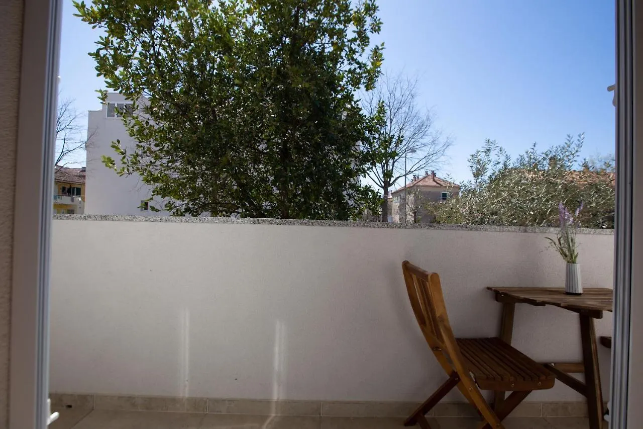 Pipi 2Br Apt With Balcony Zadar 0*,