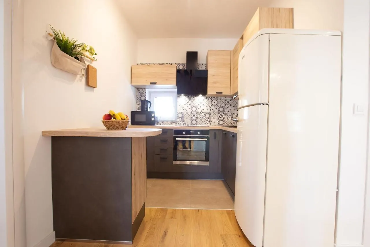 Apartament Pipi 2Br Apt With Balcony Zadar