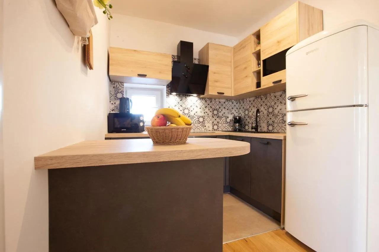 Pipi 2Br Apt With Balcony Zadar Apartment
