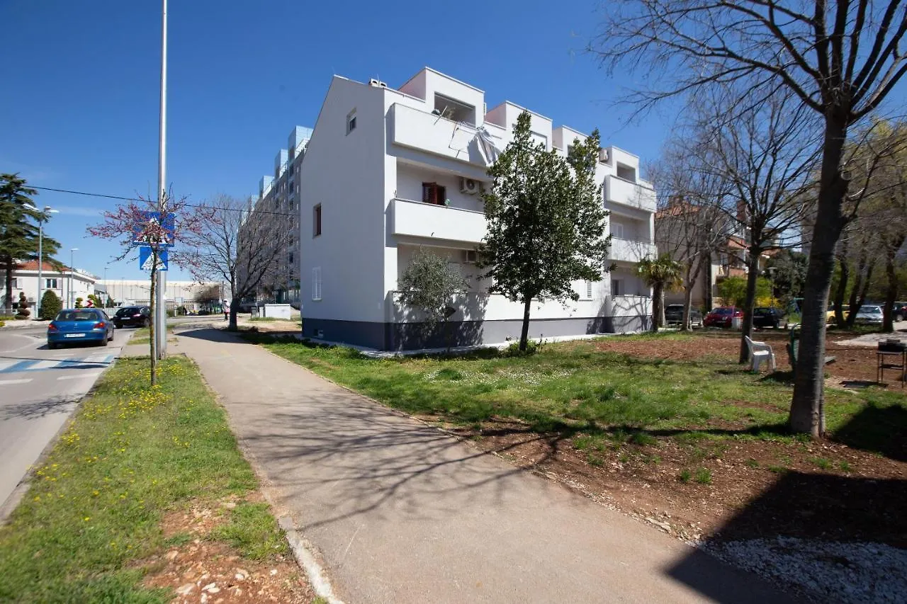 Pipi 2Br Apt With Balcony Zadar Apartment